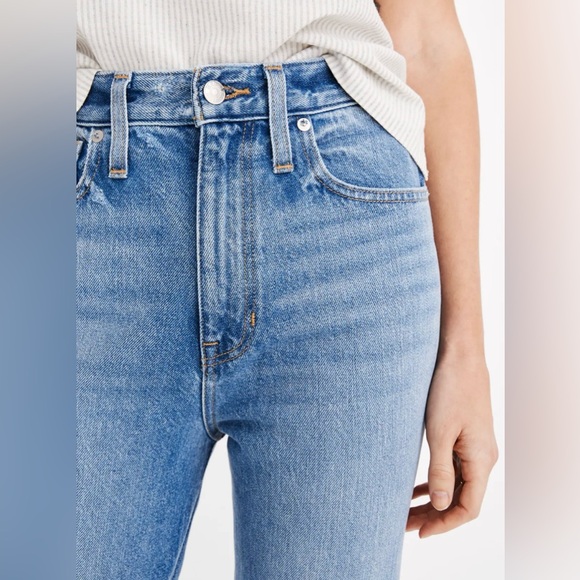 Madewell The Mom Jean in Melva Wash size 26 - Picture 5 of 16